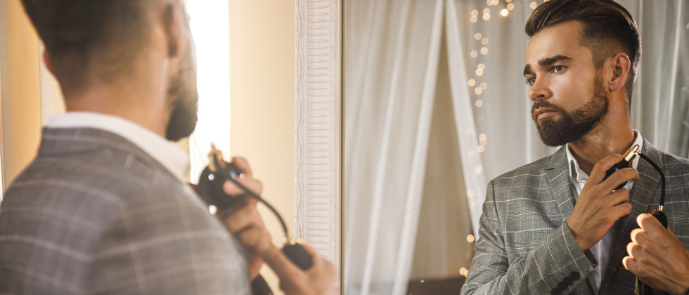 A narcissist looks in the mirror